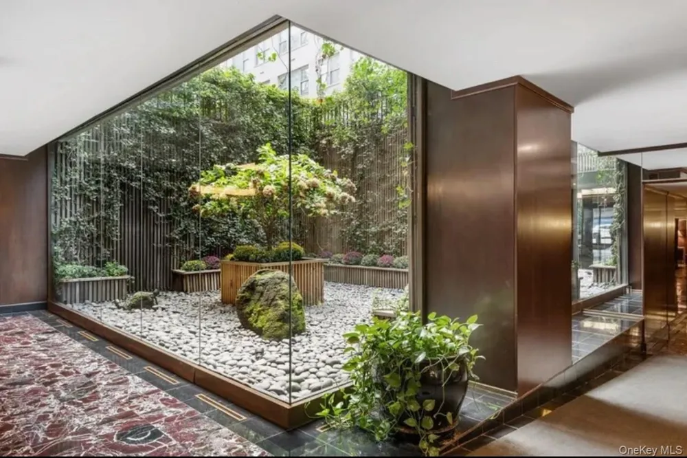 225 E 57th Street #20E New York (Manhattan), NY 10022