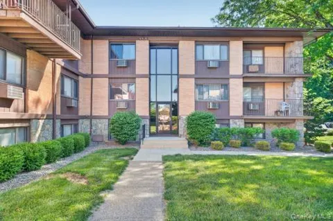 10 Oakwood Terrace #65