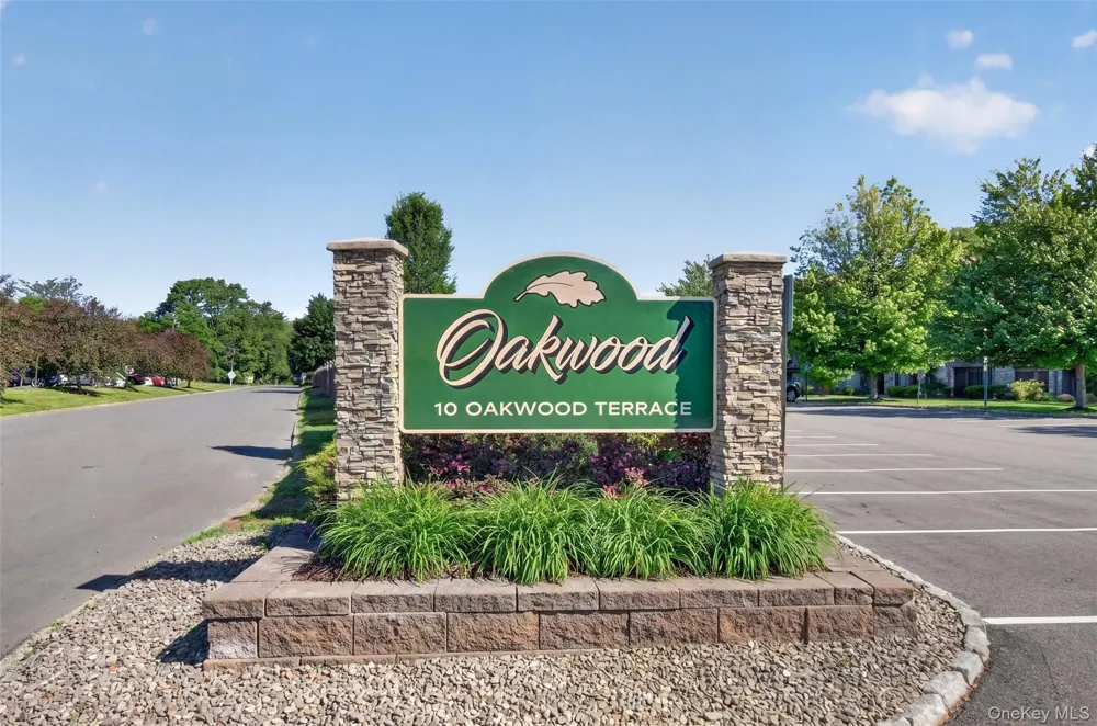 10 Oakwood Terrace #65 New Windsor, NY 12553