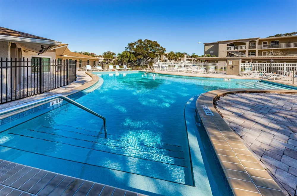 936 VIRGINIA STREET #201 Dunedin, FL 34698