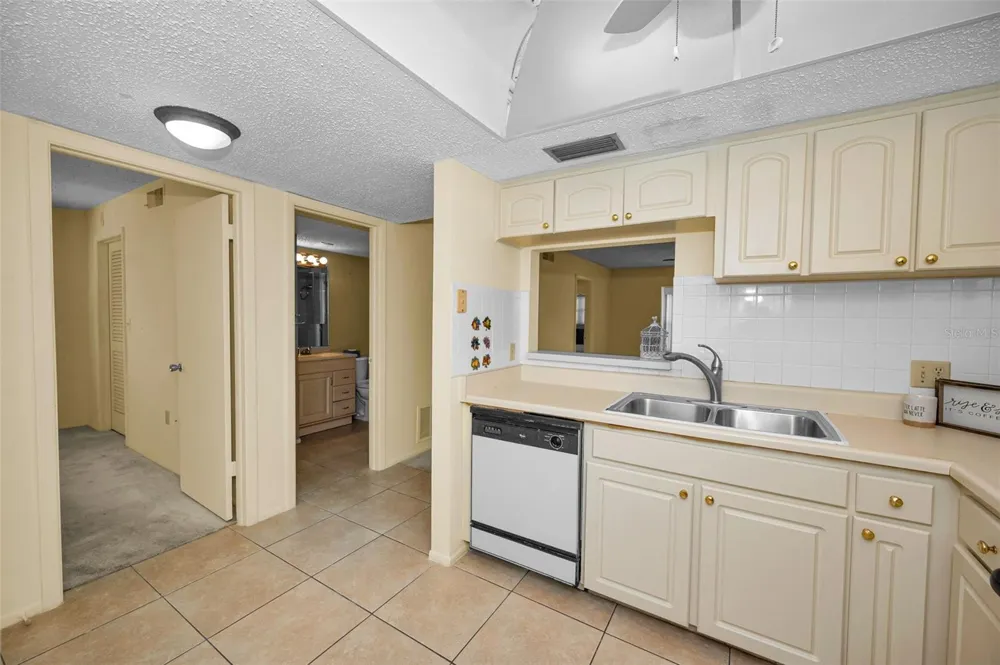 936 VIRGINIA STREET #201 Dunedin, FL 34698