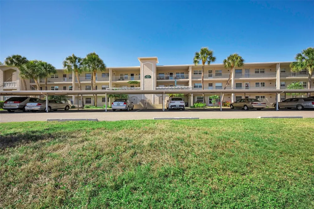 936 VIRGINIA STREET #201 Dunedin, FL 34698