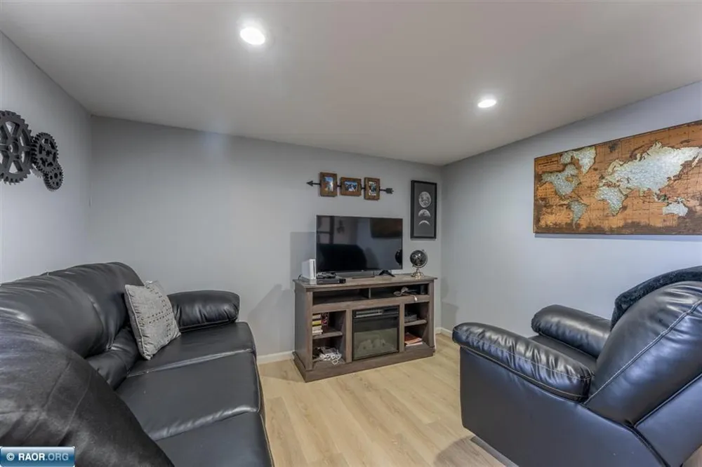 8335 Boulder Ridge Drive Cook, MN 55723