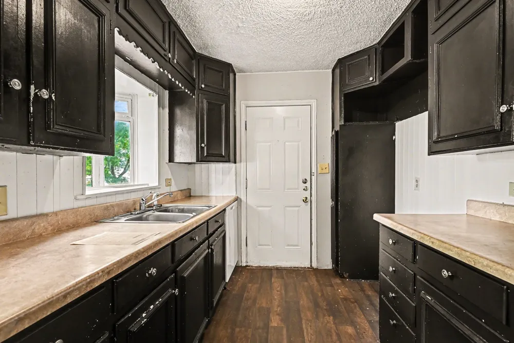 5025 Langley Road River Oaks, TX 76114