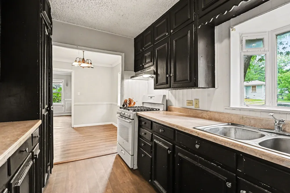 5025 Langley Road River Oaks, TX 76114