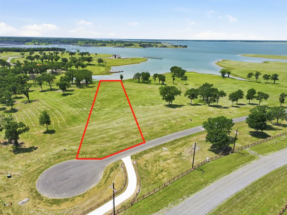 215 Lakeshore Terrace Windom, TX 75492