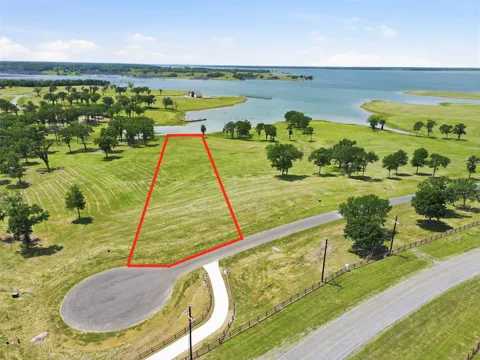 215 Lakeshore Terrace