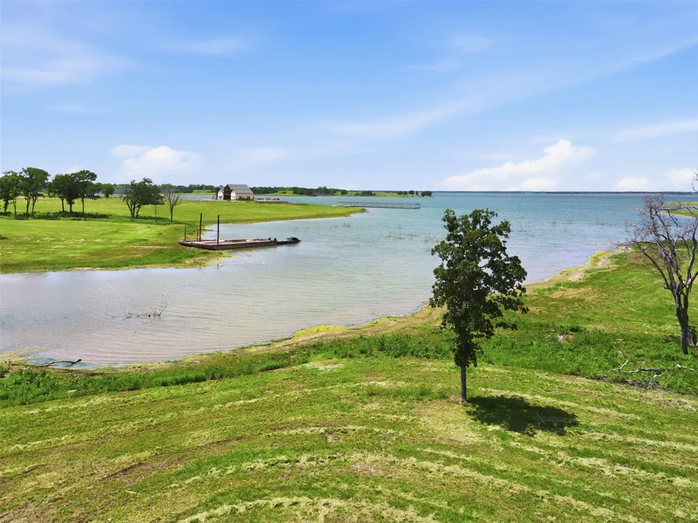 215 Lakeshore Terrace Windom, TX 75492