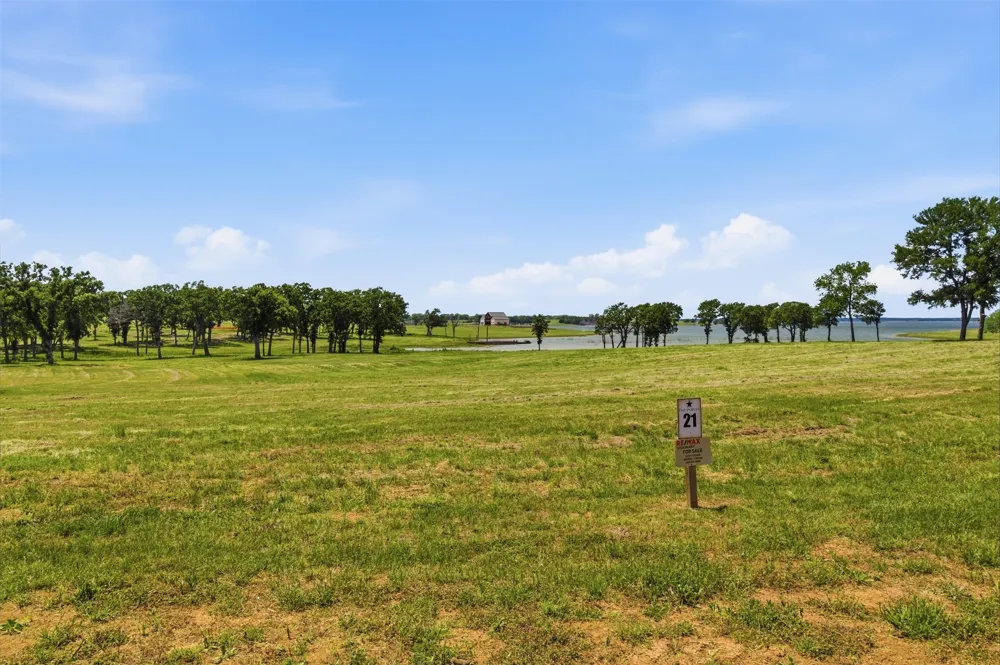 215 Lakeshore Terrace Windom, TX 75492