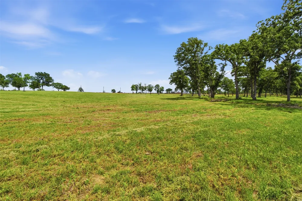 215 Lakeshore Terrace Windom, TX 75492