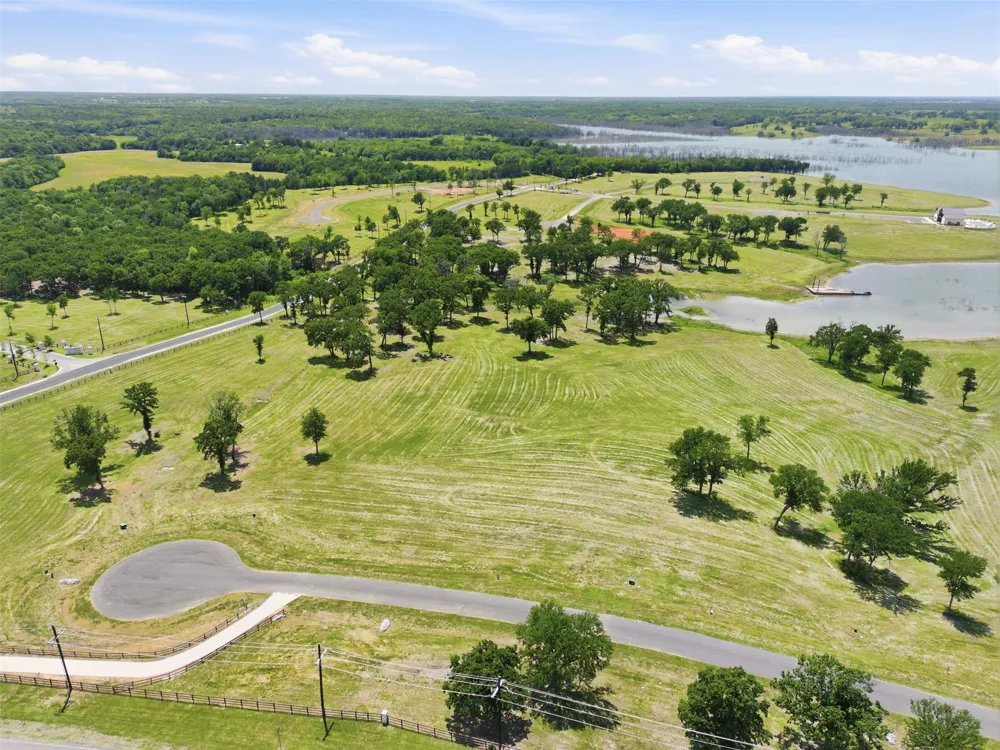 215 Lakeshore Terrace Windom, TX 75492