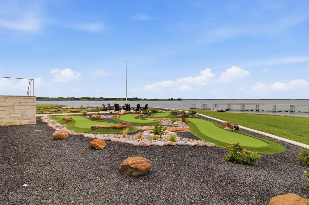215 Lakeshore Terrace Windom, TX 75492