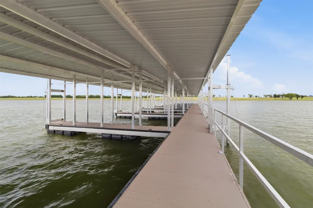 215 Lakeshore Terrace Windom, TX 75492