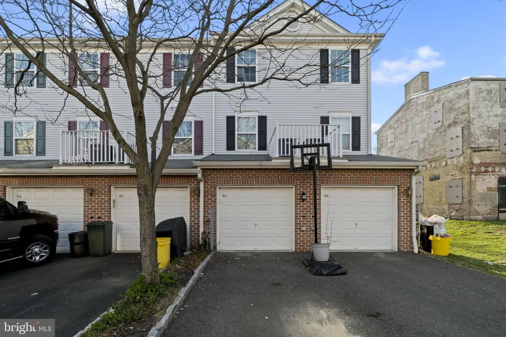1032 LAMBERTON STREET Trenton, NJ 08611