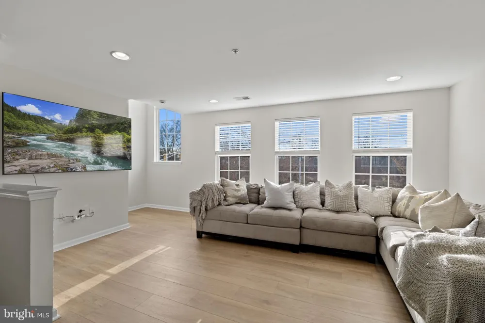 1032 LAMBERTON STREET Trenton, NJ 08611