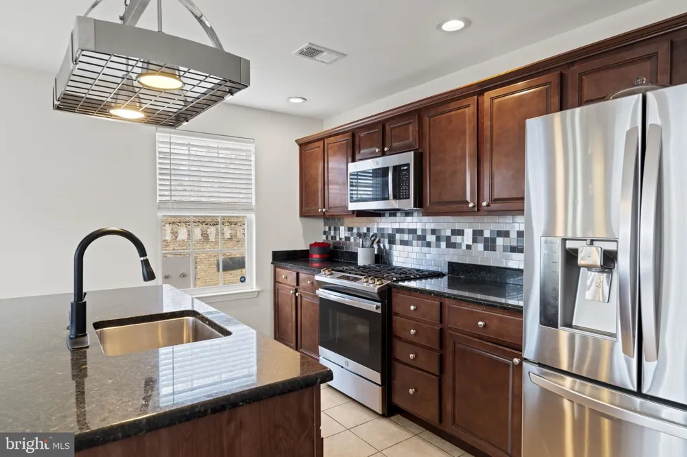 1032 LAMBERTON STREET Trenton, NJ 08611