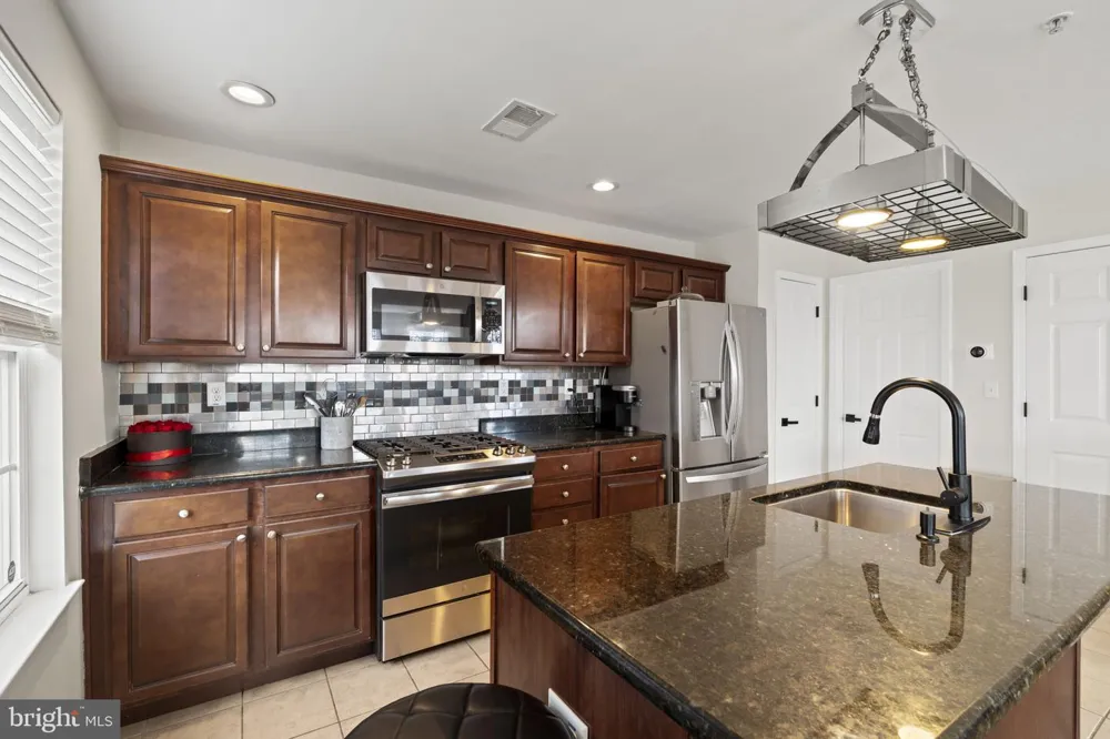 1032 LAMBERTON STREET Trenton, NJ 08611
