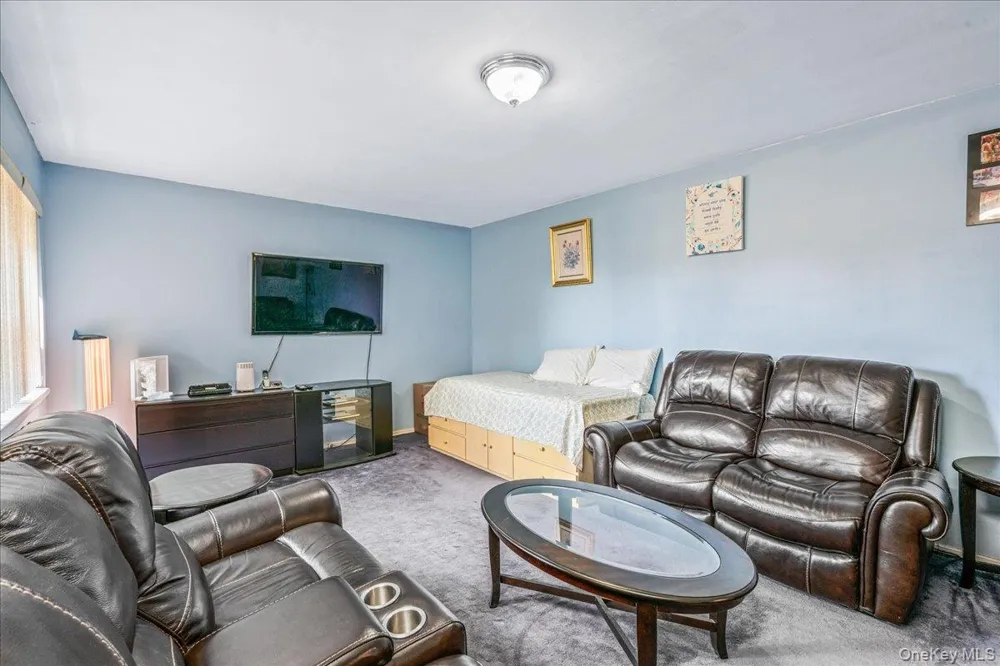 144-55 Melbourne Ave #2E Flushing, NY 11367