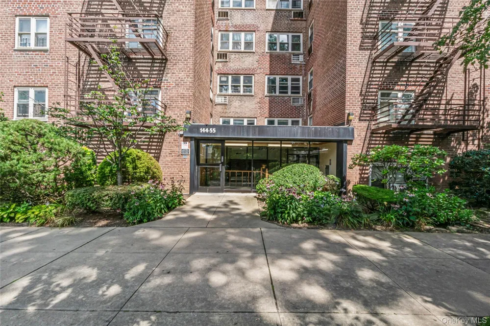 144-55 Melbourne Ave #2E Flushing, NY 11367