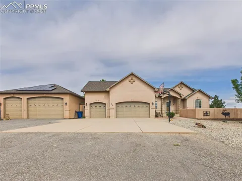 553 S Saunders Drive