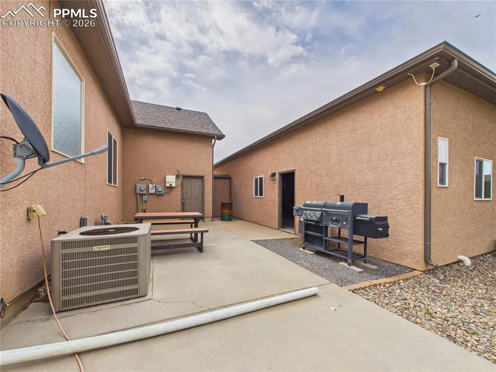 553 S Saunders Drive Pueblo West, CO 81007