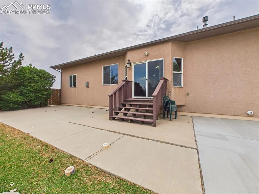 553 S Saunders Drive Pueblo West, CO 81007
