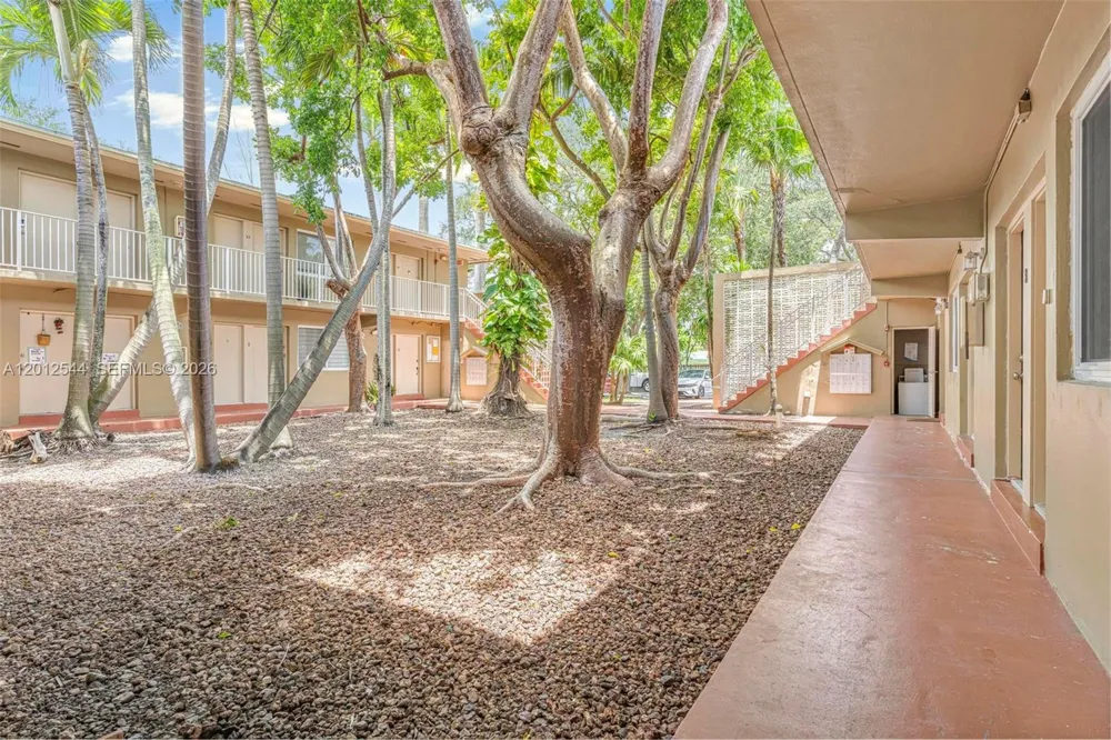 6330 SW 79th St #2 South Miami, FL 33143