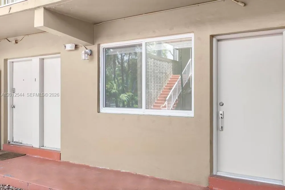 6330 SW 79th St #2 South Miami, FL 33143