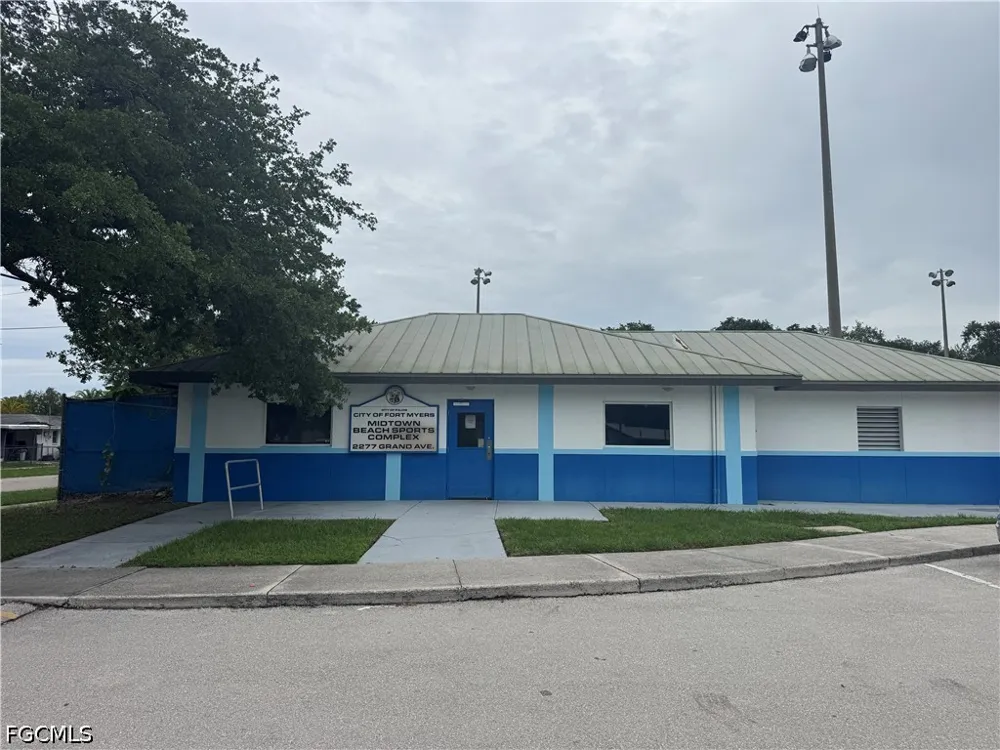 Grand Avenue Fort Myers, FL 33901