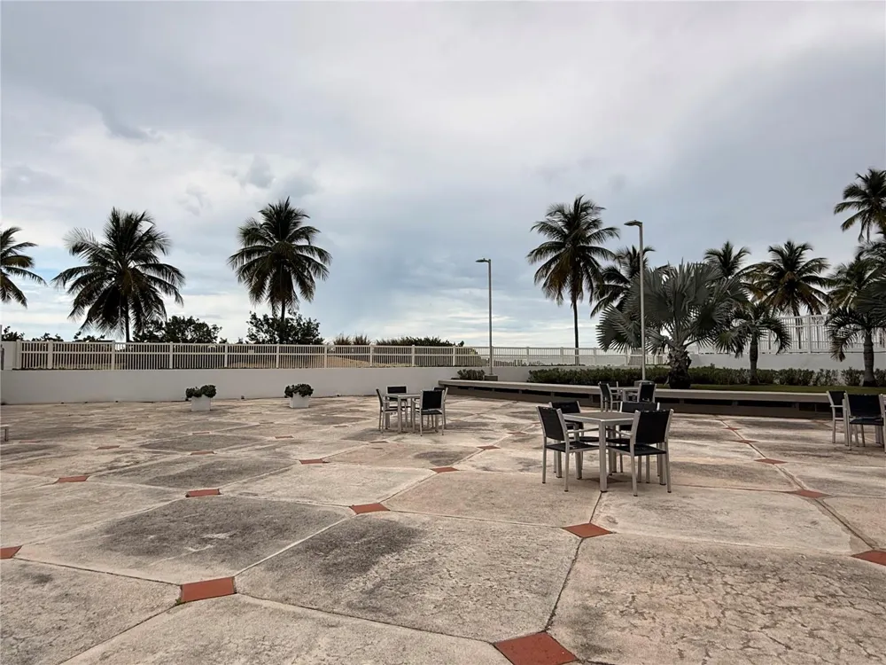 5245 ISLA VERDE AVENUE #208 Carolina, PR 00979
