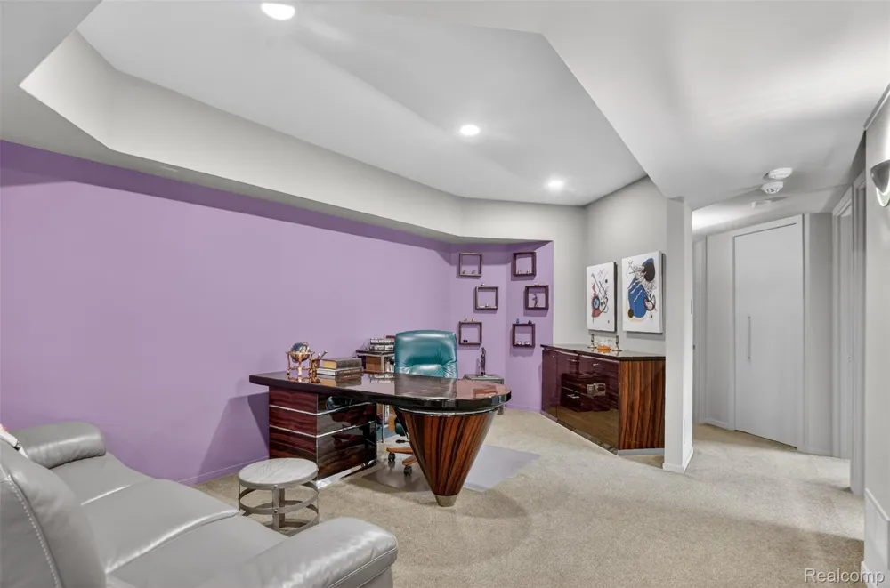 5044 Christy Court Troy City, MI 48098