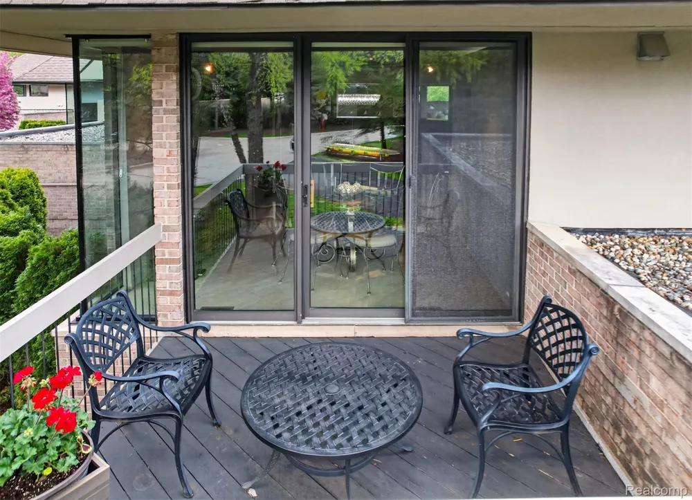 5044 Christy Court Troy City, MI 48098