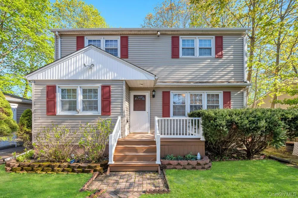 64 Spar Drive Mastic Beach, NY 11951