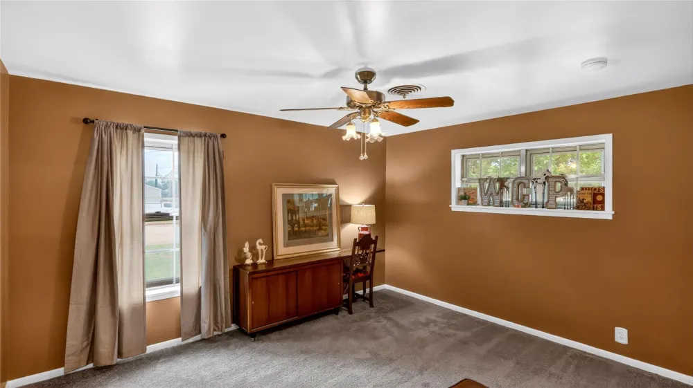 405 N Main Street Franklin, TX 77856