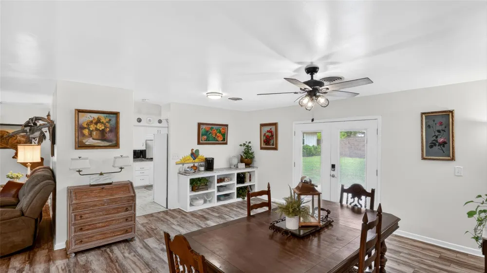 405 N Main Street Franklin, TX 77856