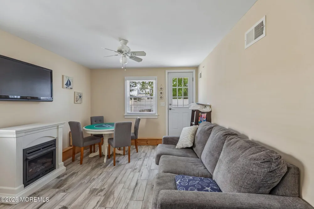301 W 18th Street Ship Bottom, NJ 08008