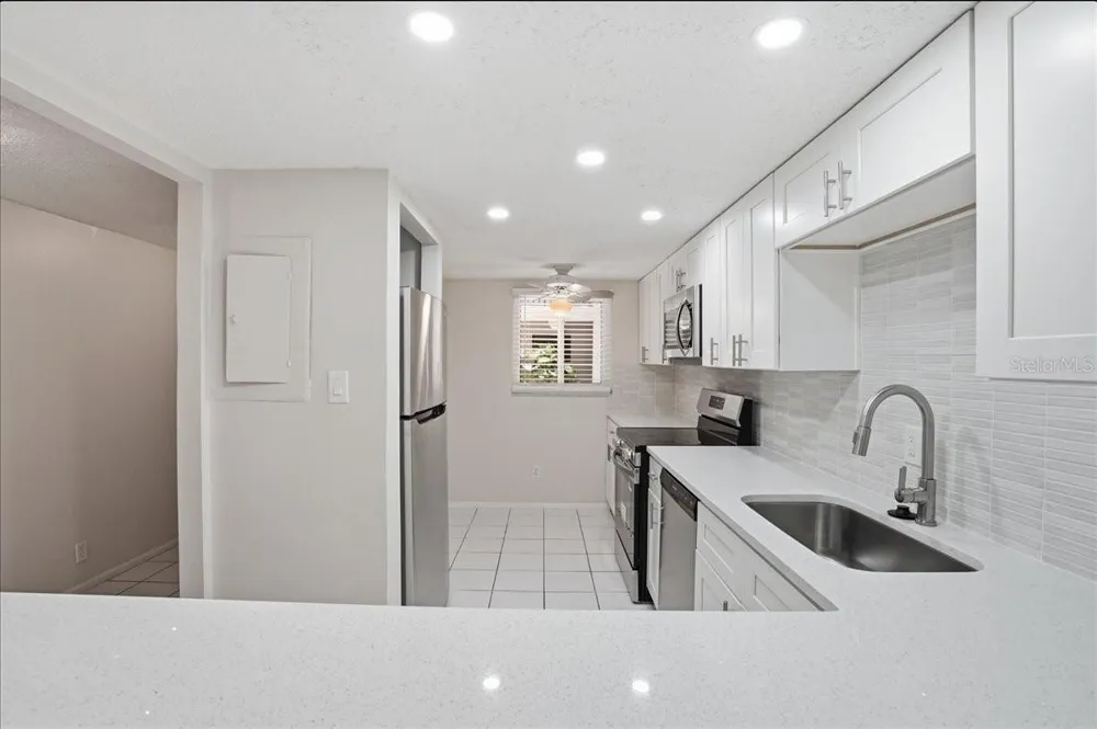 3700 S OSPREY AVENUE #115 Sarasota, FL 34239