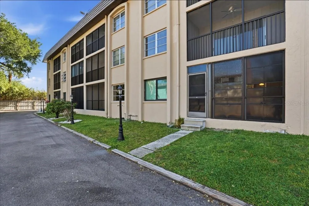3700 S OSPREY AVENUE #115 Sarasota, FL 34239