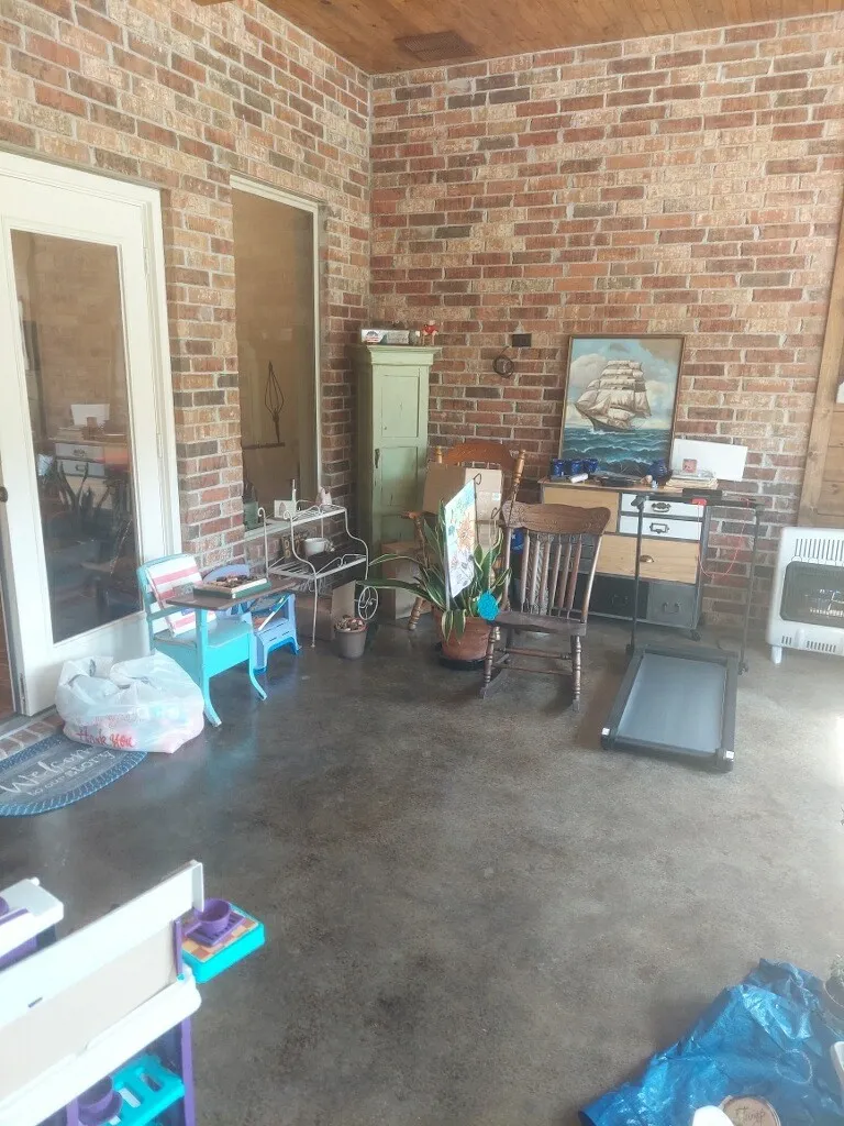224 CR 290 Collinsville, TX 76233