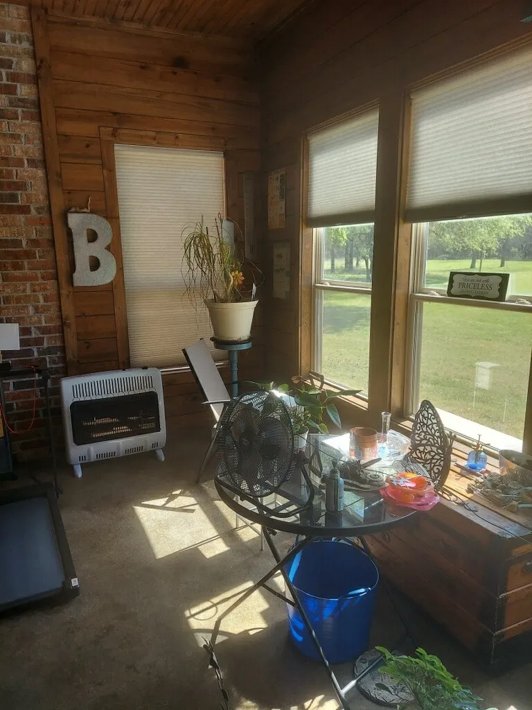 224 CR 290 Collinsville, TX 76233