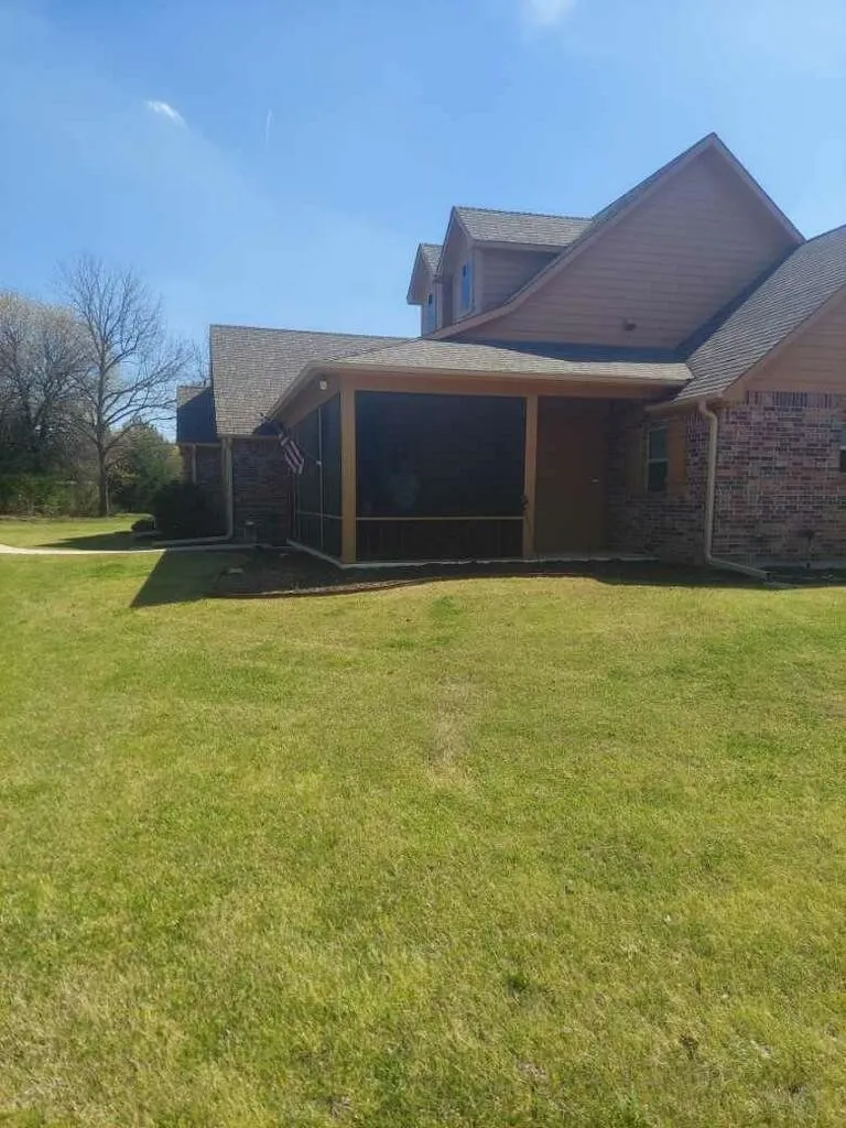 224 CR 290 Collinsville, TX 76233