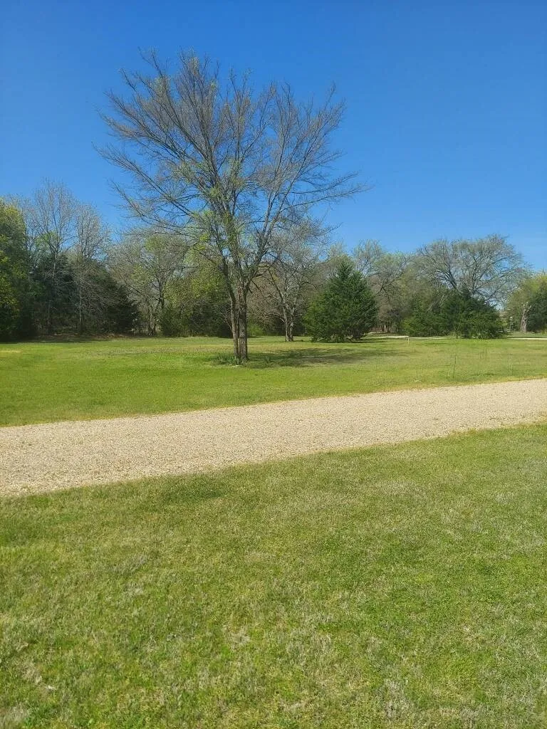224 CR 290 Collinsville, TX 76233
