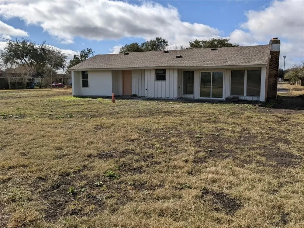 124 Redwood Drive Mathis, TX 78368