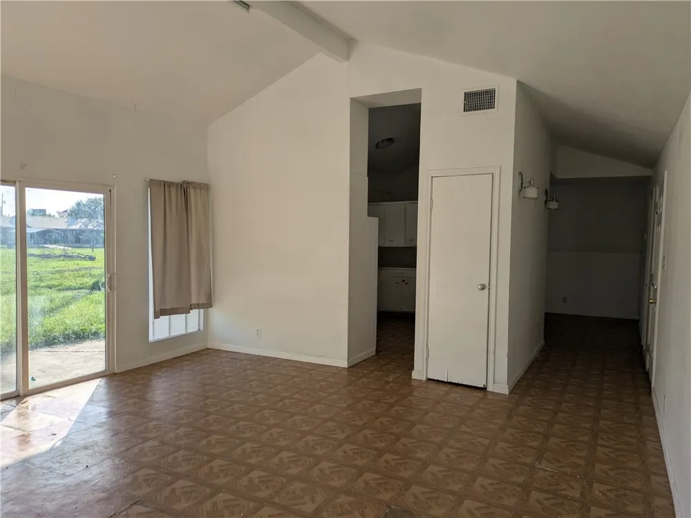 124 Redwood Drive Mathis, TX 78368