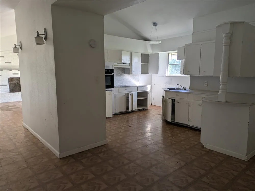 124 Redwood Drive Mathis, TX 78368