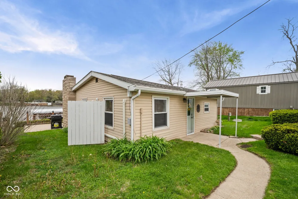 5347 E Blue Bell Court Monticello, IN 47960
