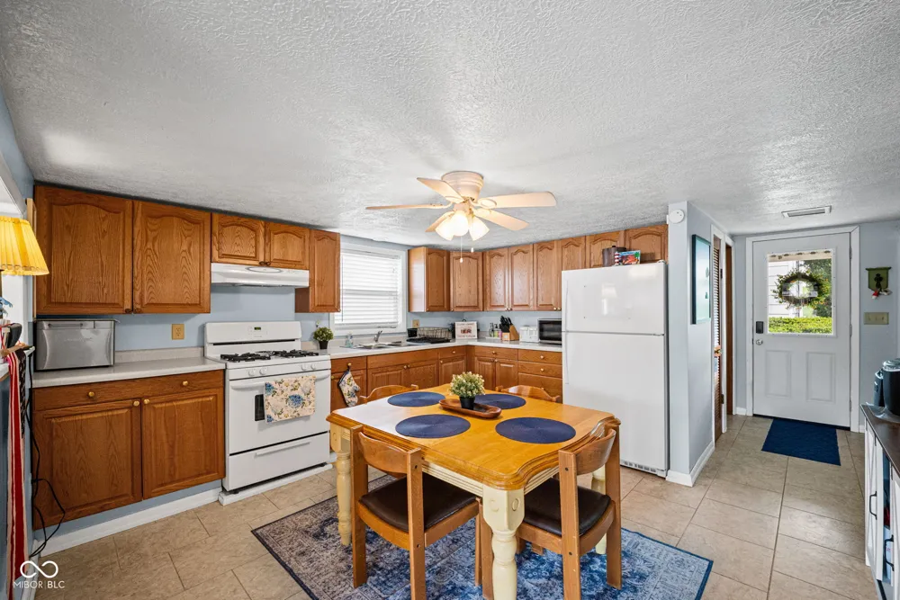 5347 E Blue Bell Court Monticello, IN 47960