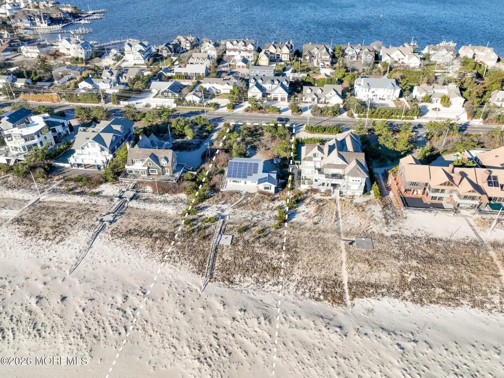 1521 Ocean Avenue Mantoloking, NJ 08738