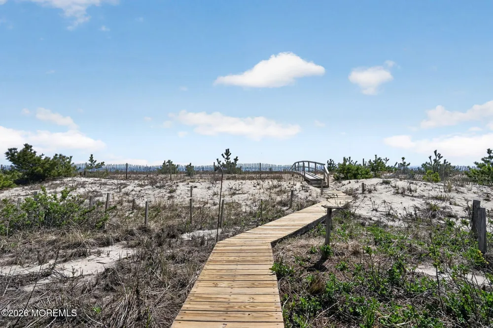 1521 Ocean Avenue Mantoloking, NJ 08738