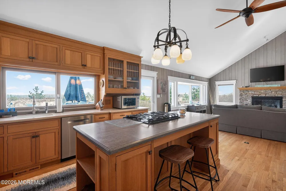1521 Ocean Avenue Mantoloking, NJ 08738